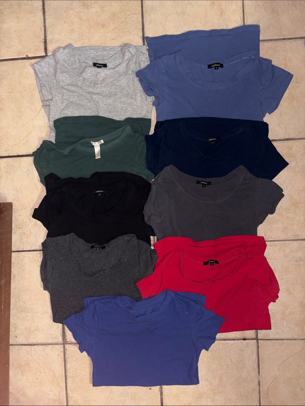 ✨SIZE SMALL Short Sleeved Tops Lot (6 Size Small & 3 Medium). ✨